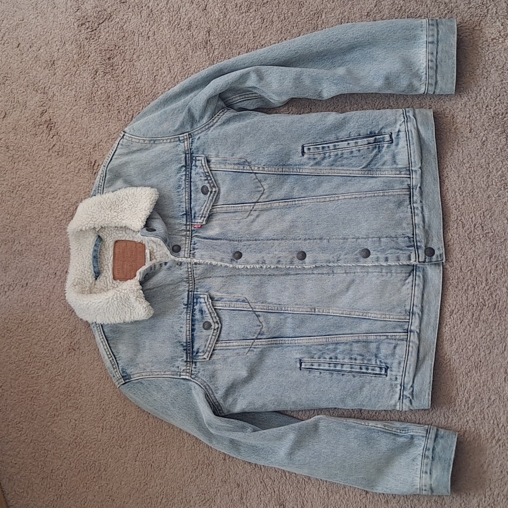 Levis Premium Trucker Sherpa Denim Jacket Medium
